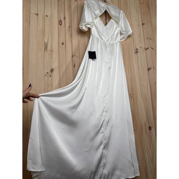 NWT Lulus Elegant Confidence White Satin Flutter Sleeve Cutout Maxi Dress Size M - Picture 8 of 11